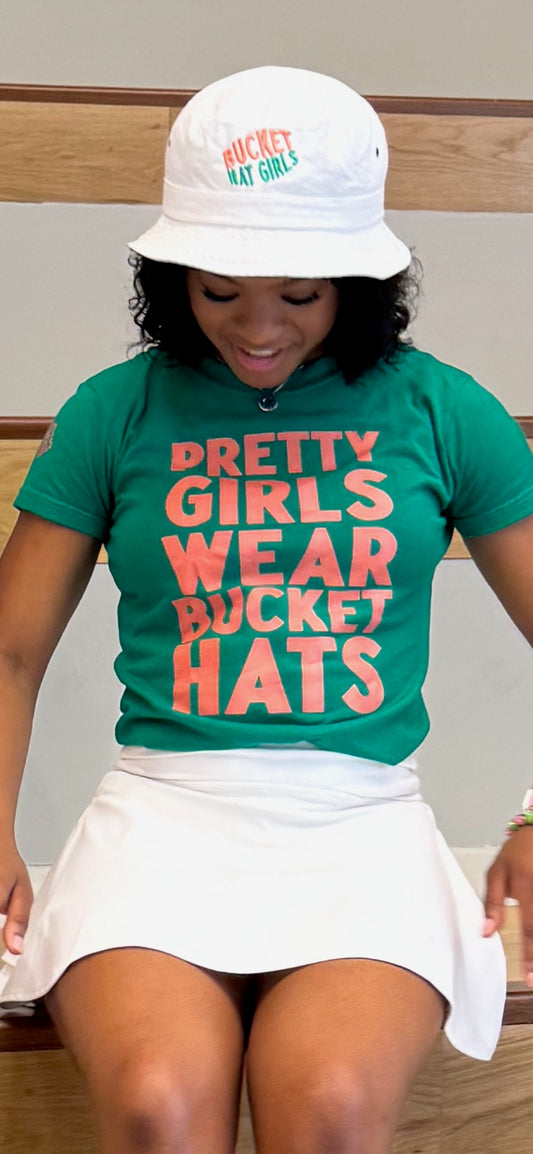 BHG TEE - PRETTY GIRLS WEAR BUCKET HATS